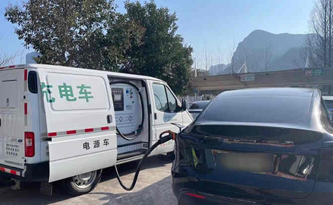 泰兴汽车搭电